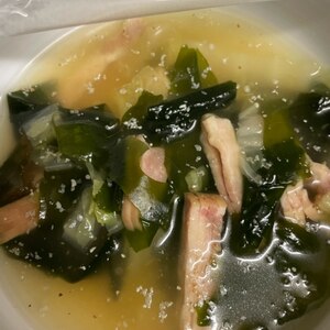 ハムと豆腐とワカメの中華スープ